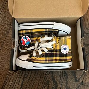 Converse Sneakers size 7